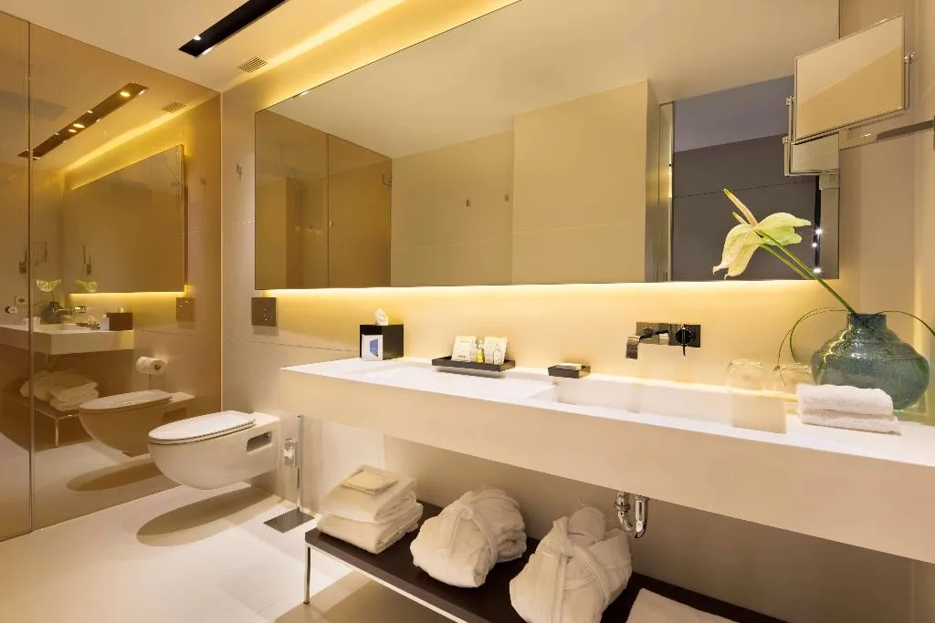 Room, art'otel amsterdam, Powered by Radisson Hotels, Amsterdam