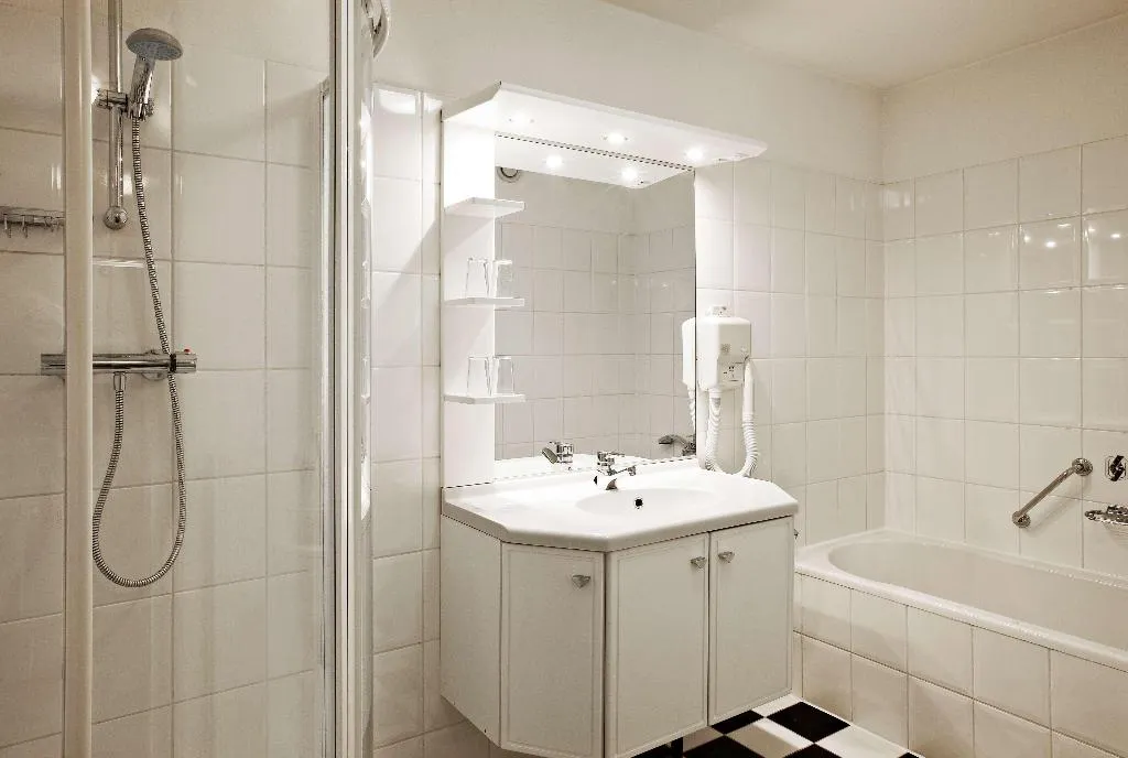 DOUBLE SINGLE USE WITH VIEWS Room, Nh Naarden, Amsterdam