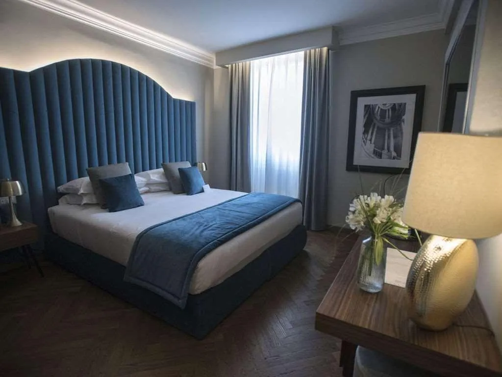 Room, Antico Albergo del Sole al Pantheon, Rome