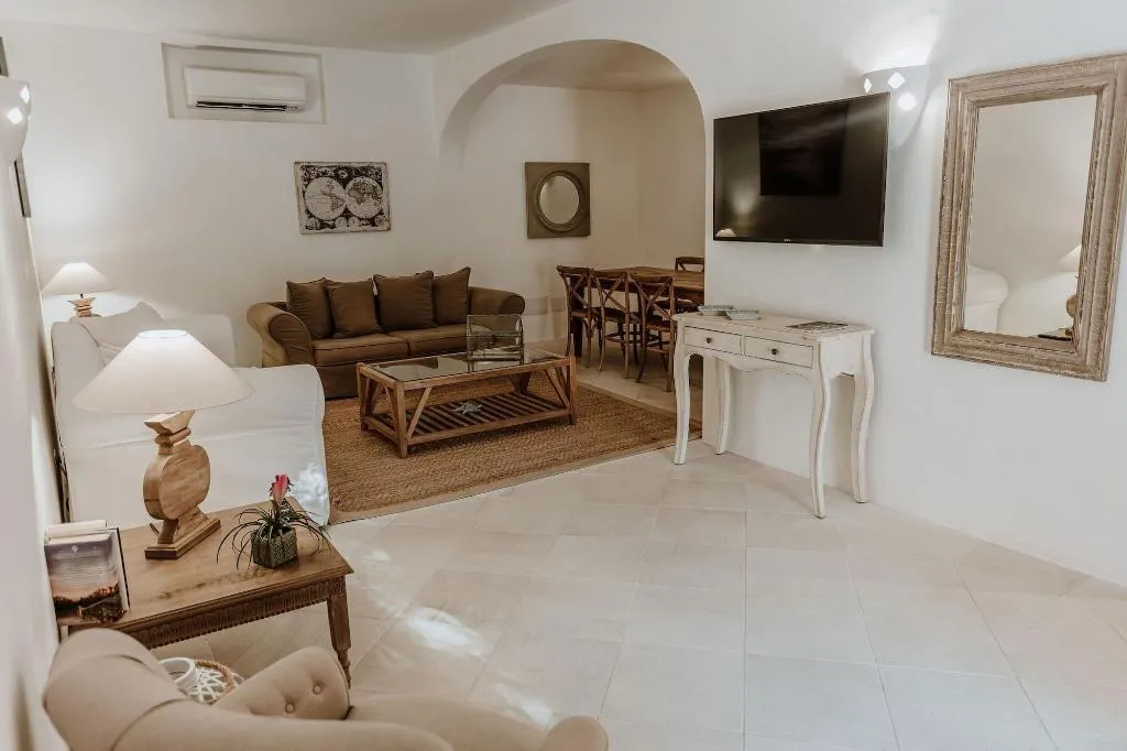 Room, Relais Villa Carola, Olbia