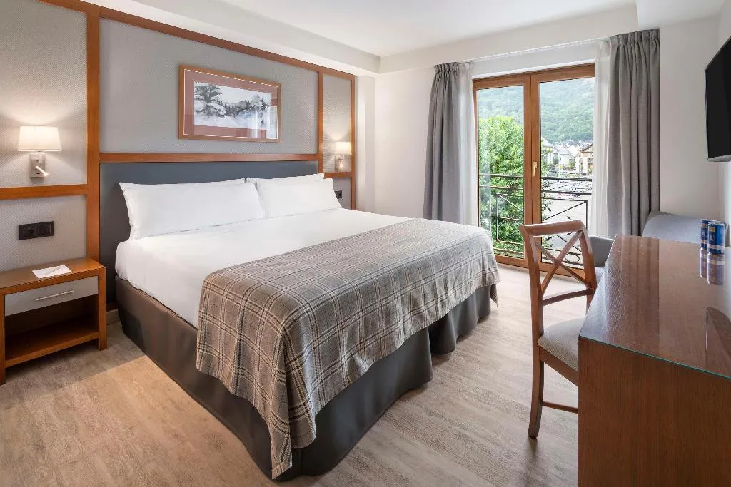 Room STANDARD Room, Vielha Val d’Arán Affiliated by Melia, Costa Brava