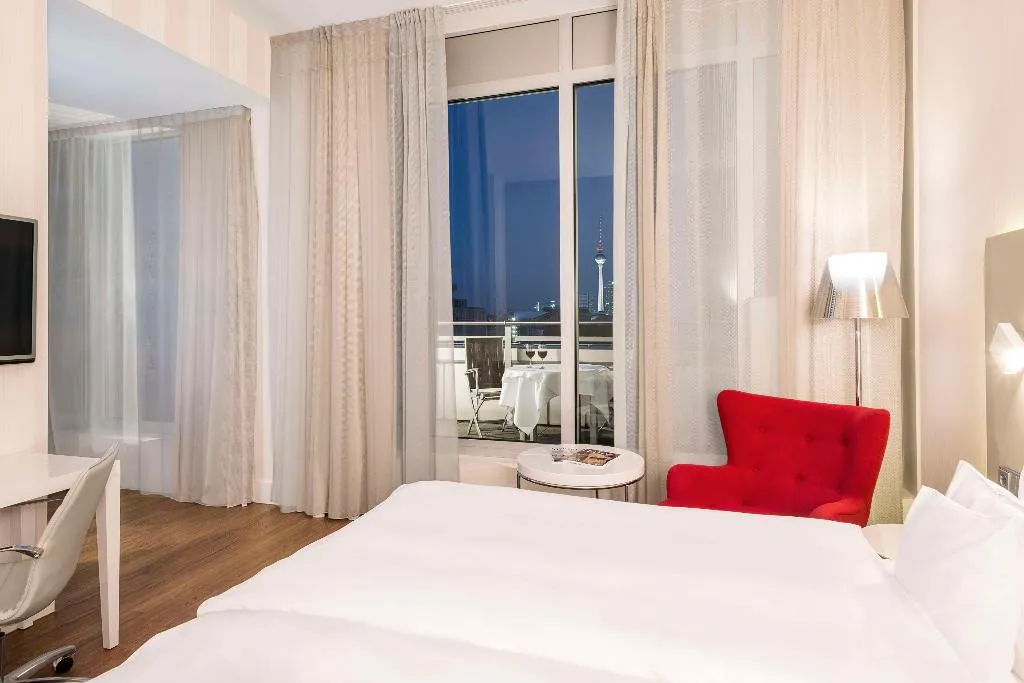 Room, NH Collection Berlin Mitte Friedrichstrasse, Berlin