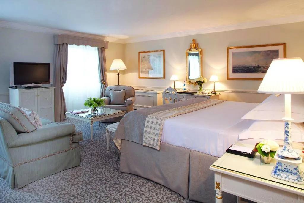 HOUSE DELUXE KING BED Room, The Merrion, Dublin