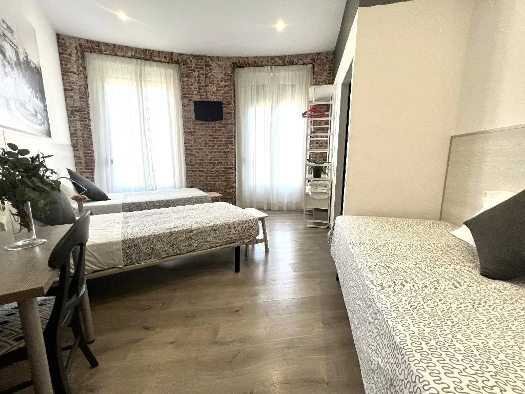 TRIPLE STANDARD Room, San Lorenzo, Madrid