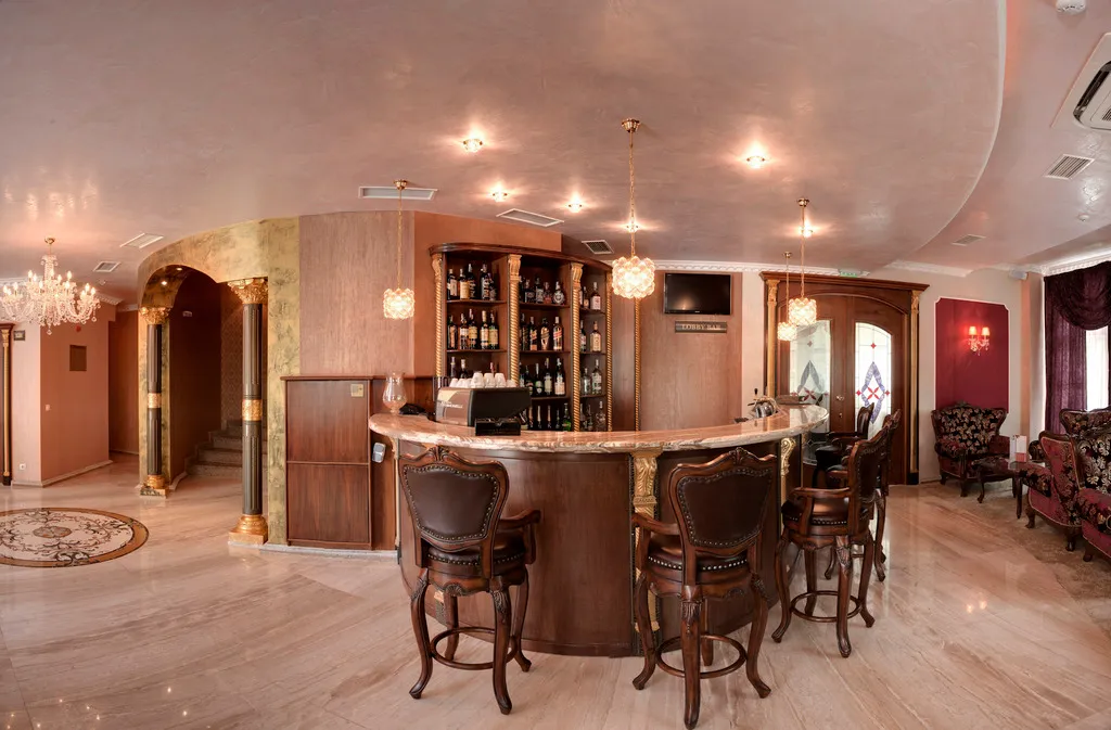Lobby, Kristel, Varna