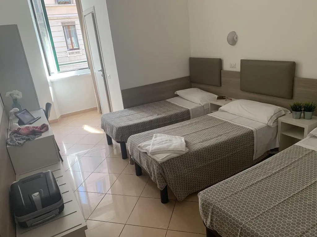 Room, Hotel Siro, Milan
