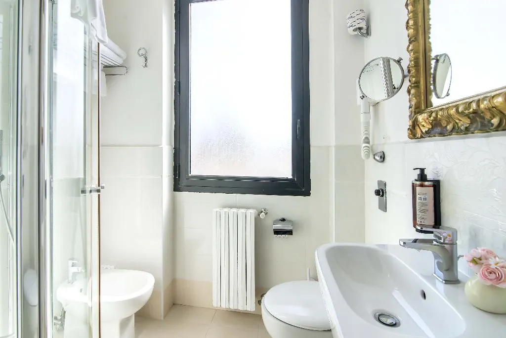 DOUBLE WITH VIEWS Room, Machiavelli Palace, Florence