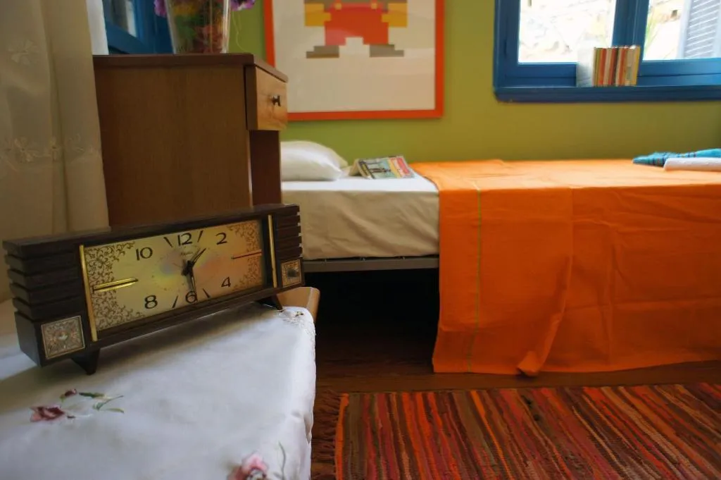Room, Dioskouros, Athens
