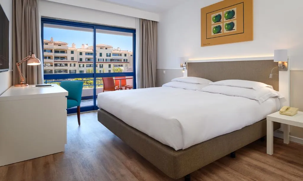 SUITE DELUXE CAPACITY 4 Room, Pestana Cascais Ocean and Conference Aparthotel, Lisbon