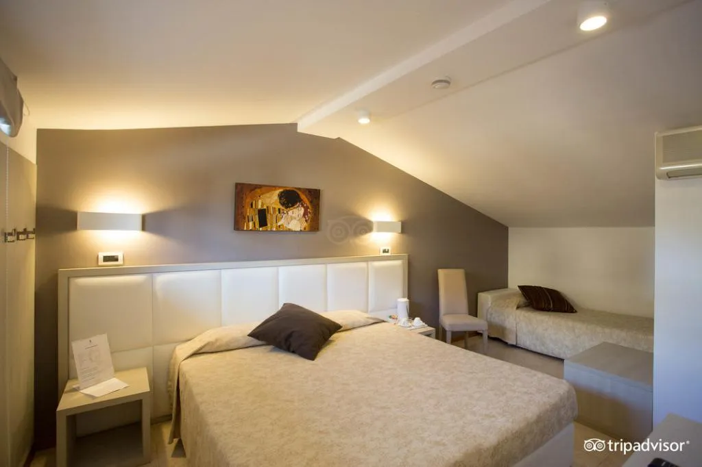 TRIPLE CLASSIC Room, Artemisia Palace, Palermo