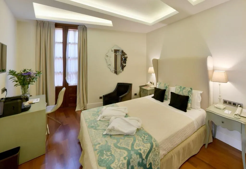 SUITE KING SIZE BED Room, Palacio Pinello, Seville