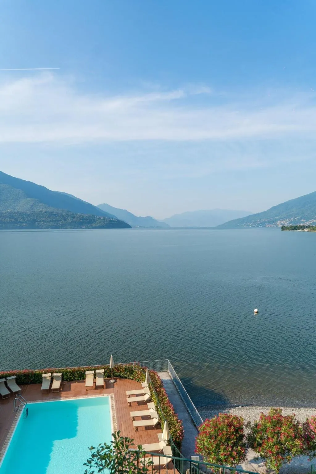 Pool, Regina, Milan