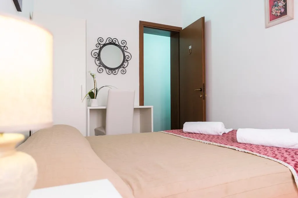 Room, Backpackers house venice, Venice