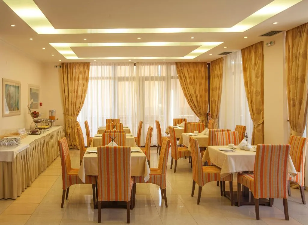 Restaurant, Kyniska Hotel, Kalamata