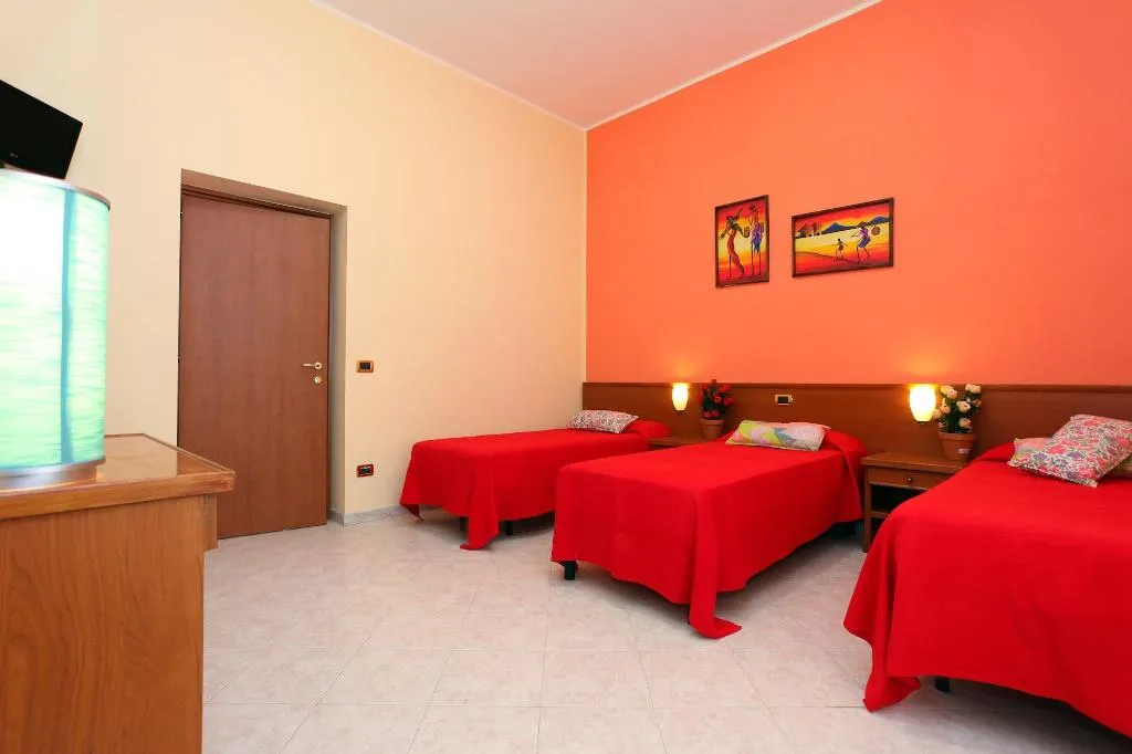 Room, Hotel Pisa, Naples