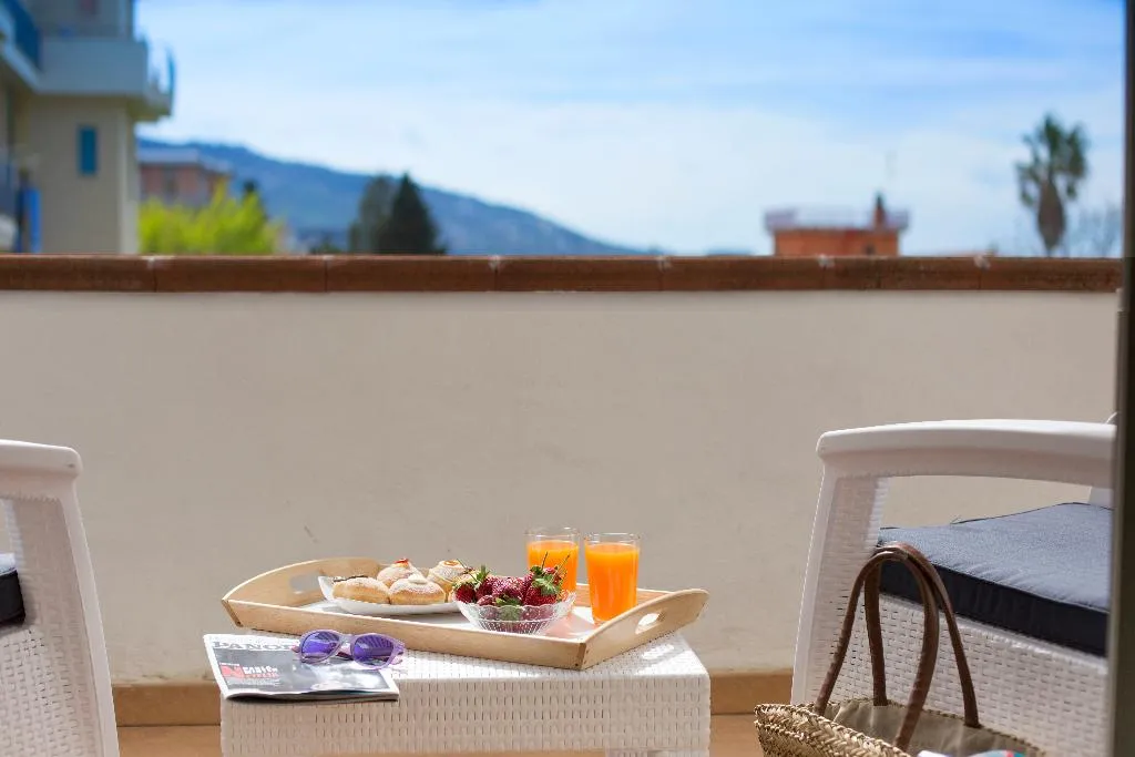 DOUBLE WITH TERRACE Room, Villa Iolanda, Naples