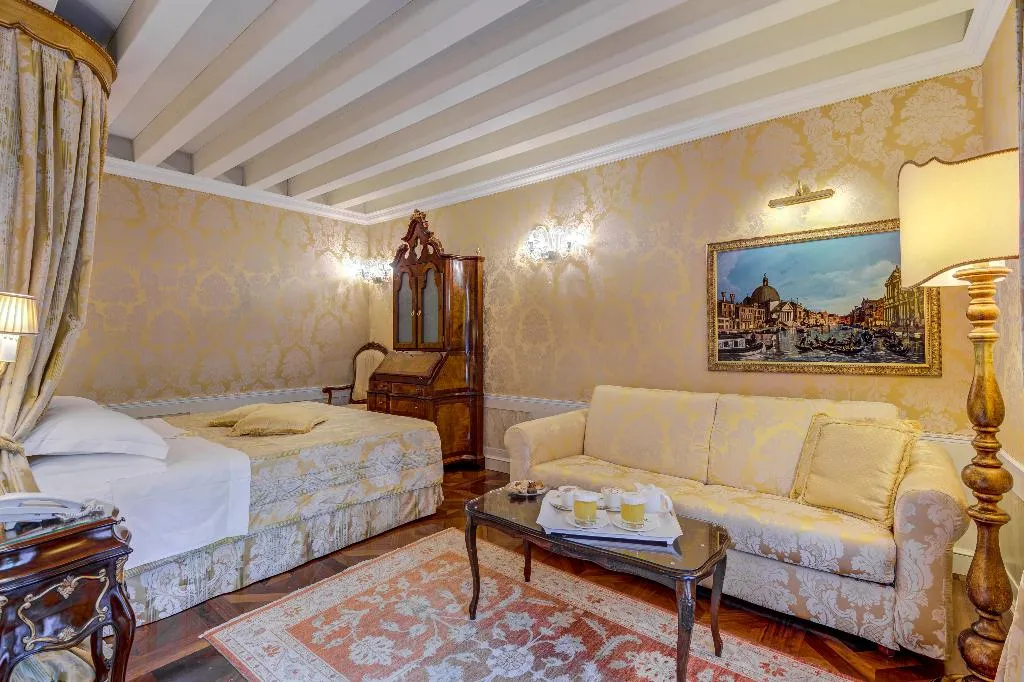 JUNIOR SUITE PRESTIGE Room, Canal Grande, Venice