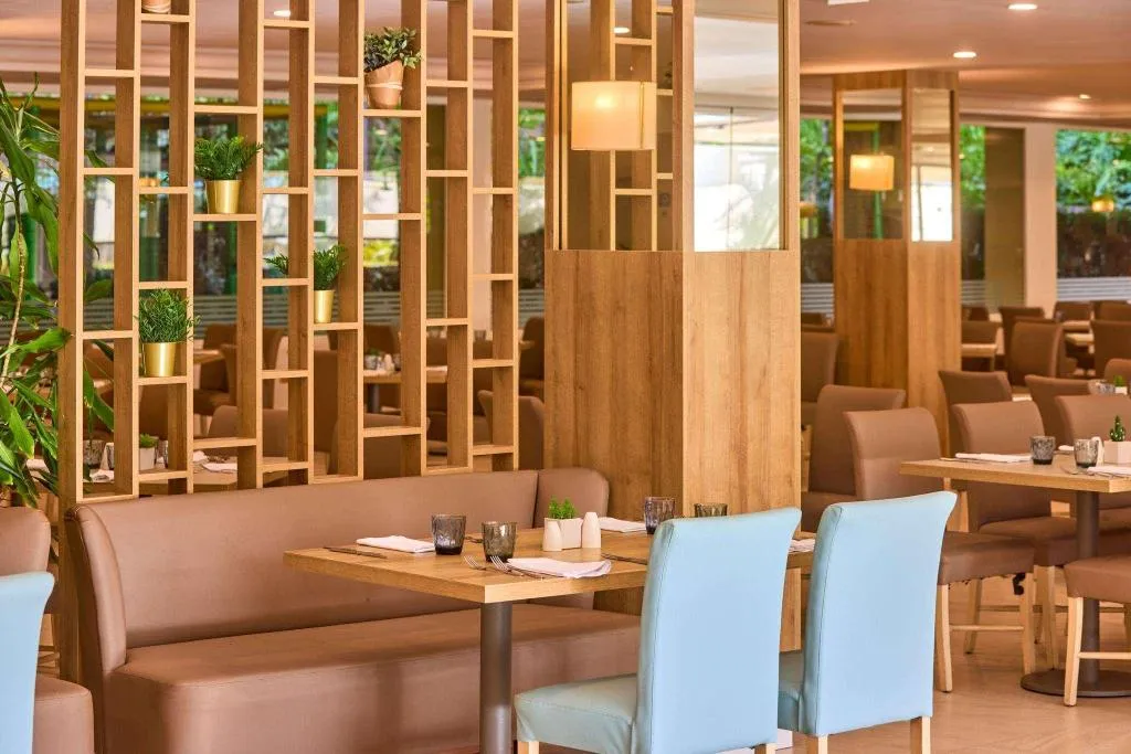 Restaurant, Zafiro Palmanova, Majorca
