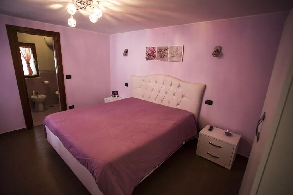 Room, Sanfralù, Naples