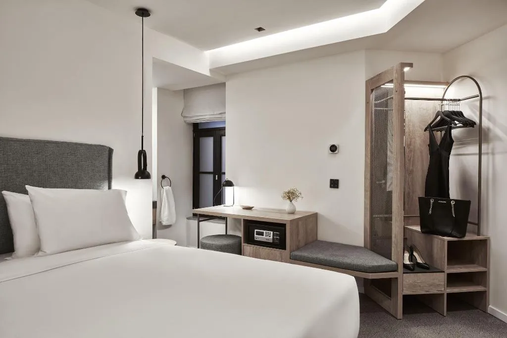 Room, NLH Monastiraki, Athens
