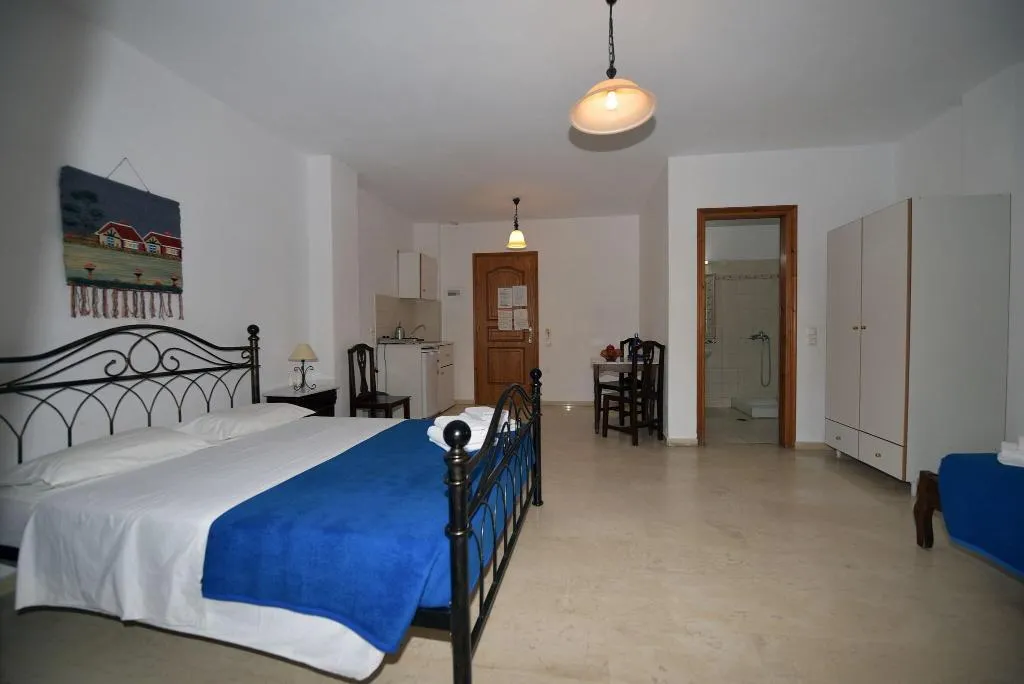 STUDIO WITH DOUBLE BED Room, Sunflower ApartHotel, Santorini