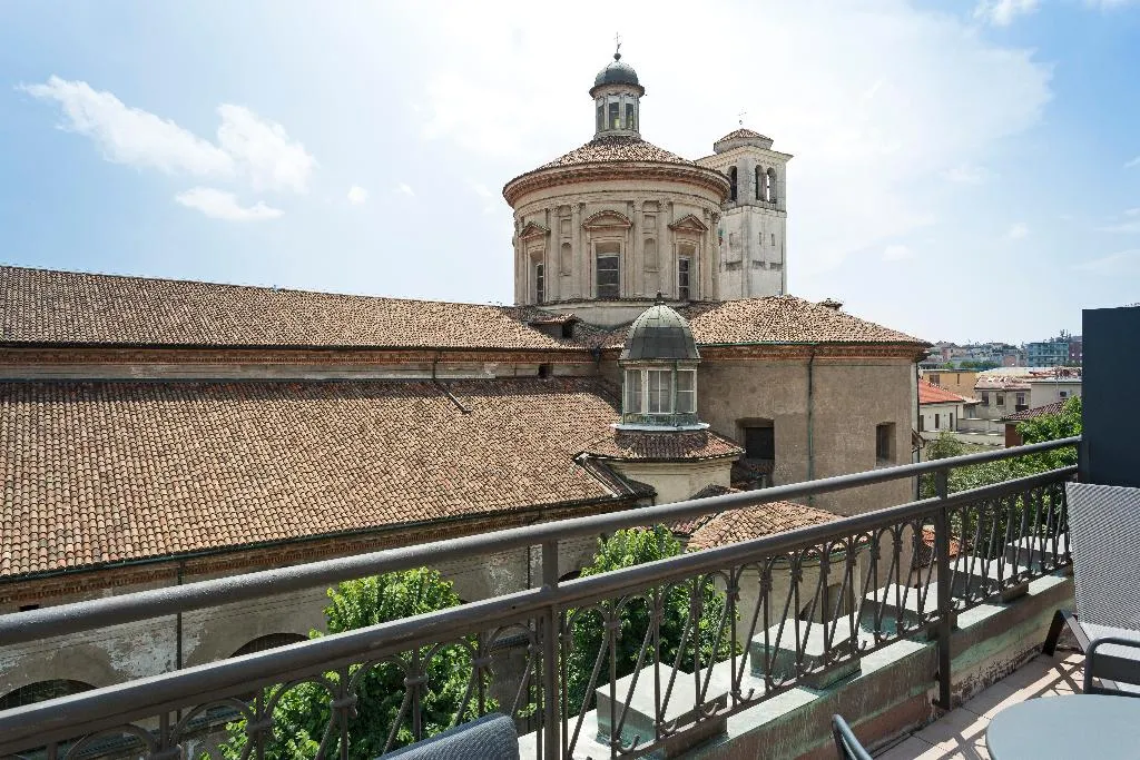 Terrace, B&B Hotel Milano Sant'Ambrogio, Milan