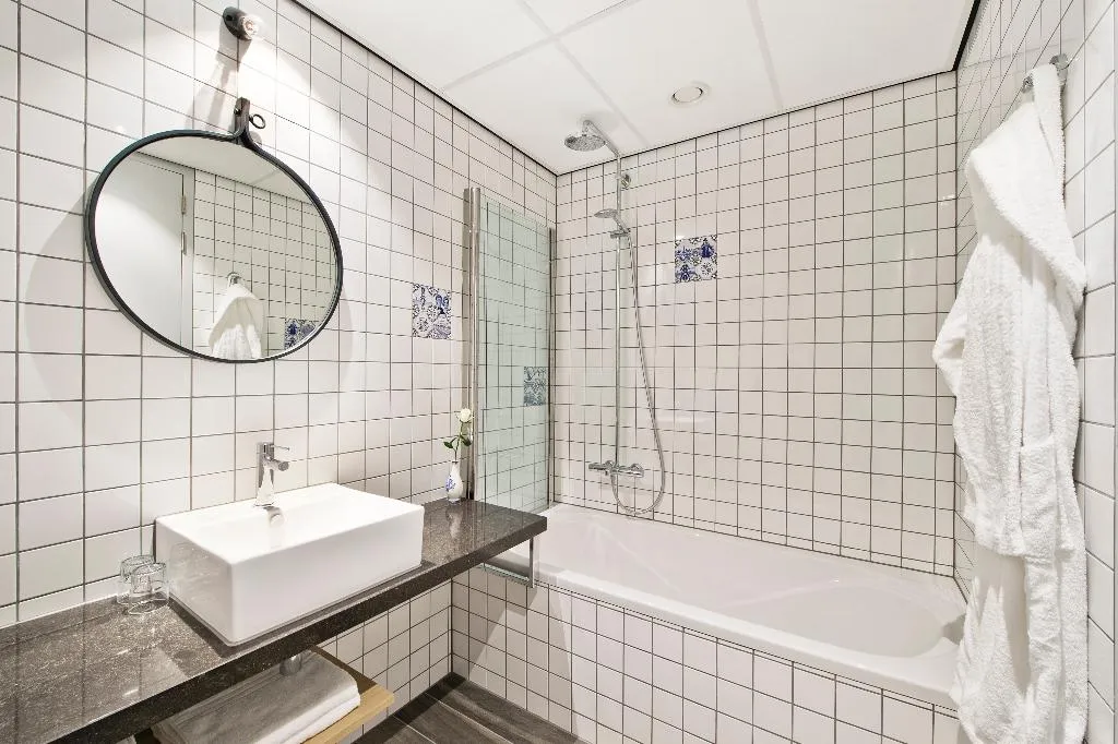 Double or Twin DELUXE Room, Urban Lodge Hotel, Amsterdam