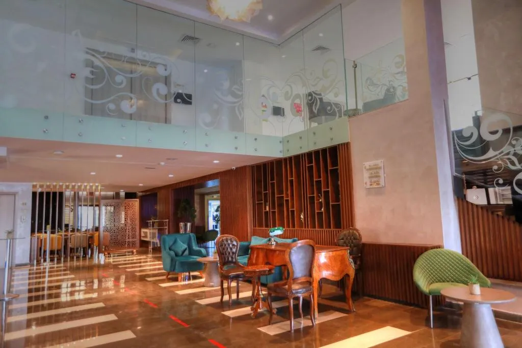 Lobby, Lac Leman, Tunisia