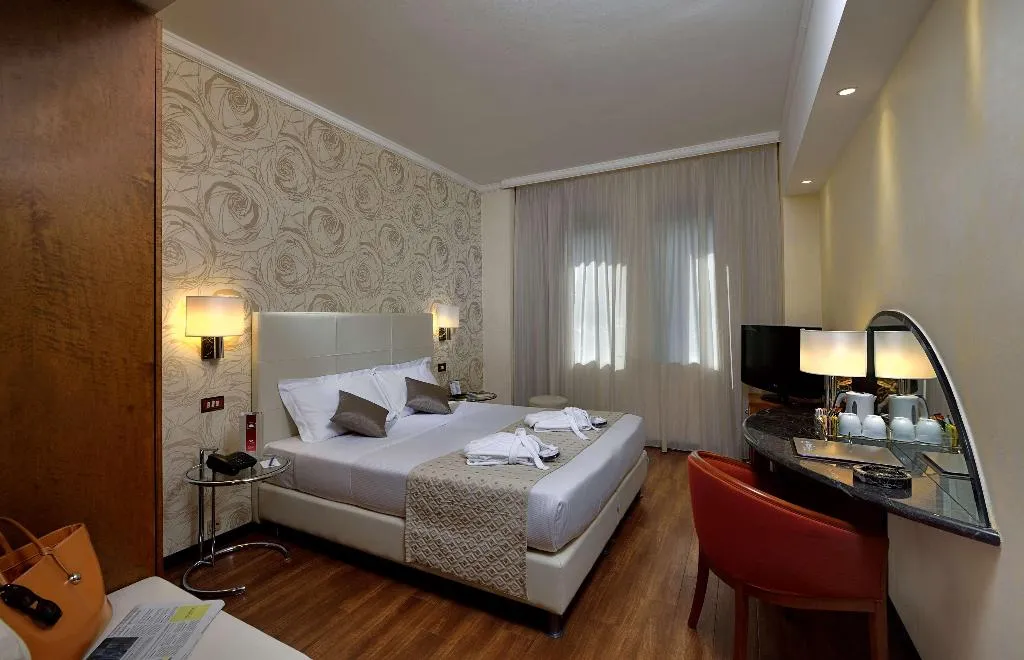 DOUBLE QUEEN SIZE BED Room, Best Western Hotel City, Milan
