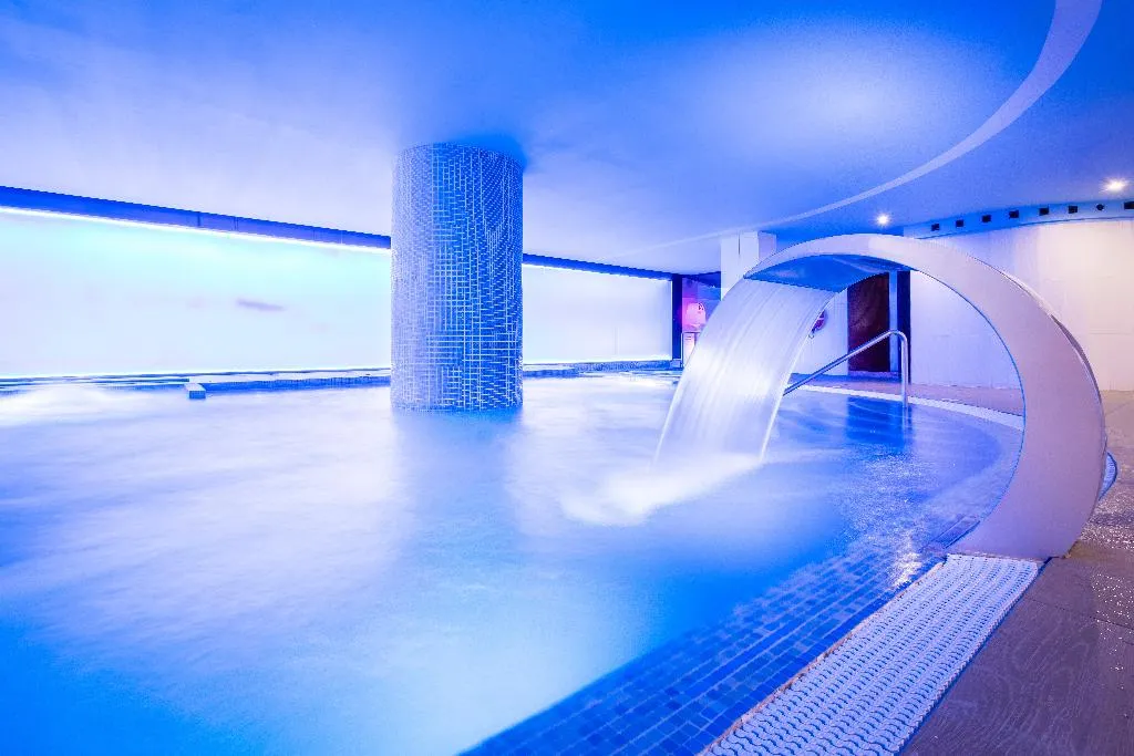 Sports and Entertainment, Alexandre La Siesta, Tenerife