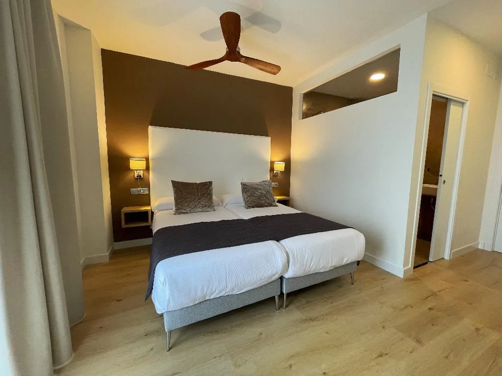 DOUBLE SINGLE USE DELUXE Room, Añoreta Suites, Costa Del Sol