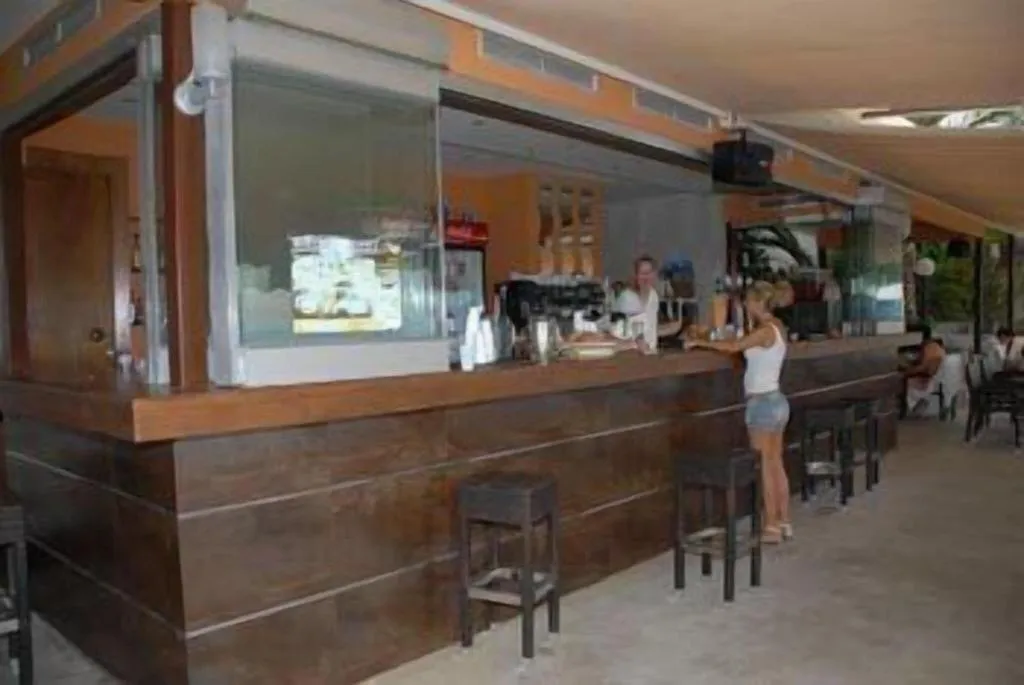 Bar, Pappas, Kalamata