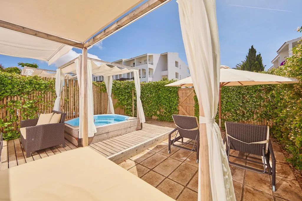 Room, Prinsotel la Caleta Apts., Menorca