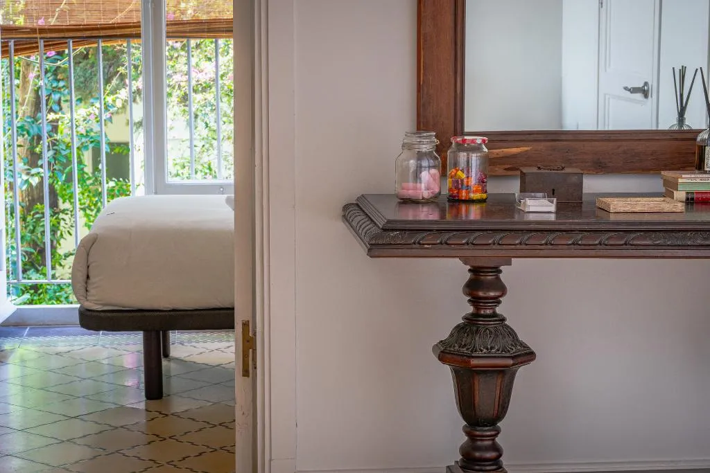 SINGLE ECONOMY WITH SHARED BATHROOM Room, Verdi 254, Barcelona