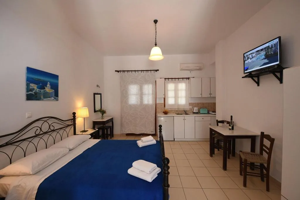 STUDIO WITH DOUBLE BED Room, Sunflower ApartHotel, Santorini