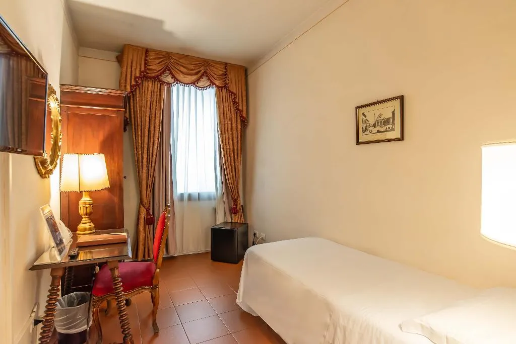 SINGLE STANDARD Room, Machiavelli Palace, Florence