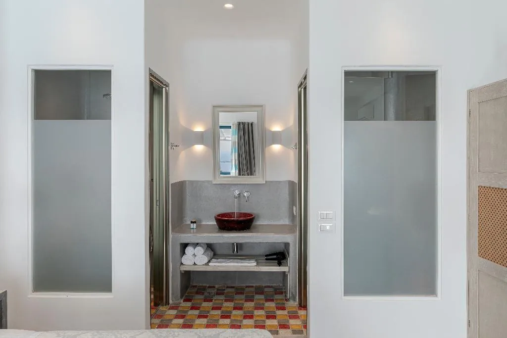 SUITE HONEYMOON Room, Afroessa Hotel, Santorini