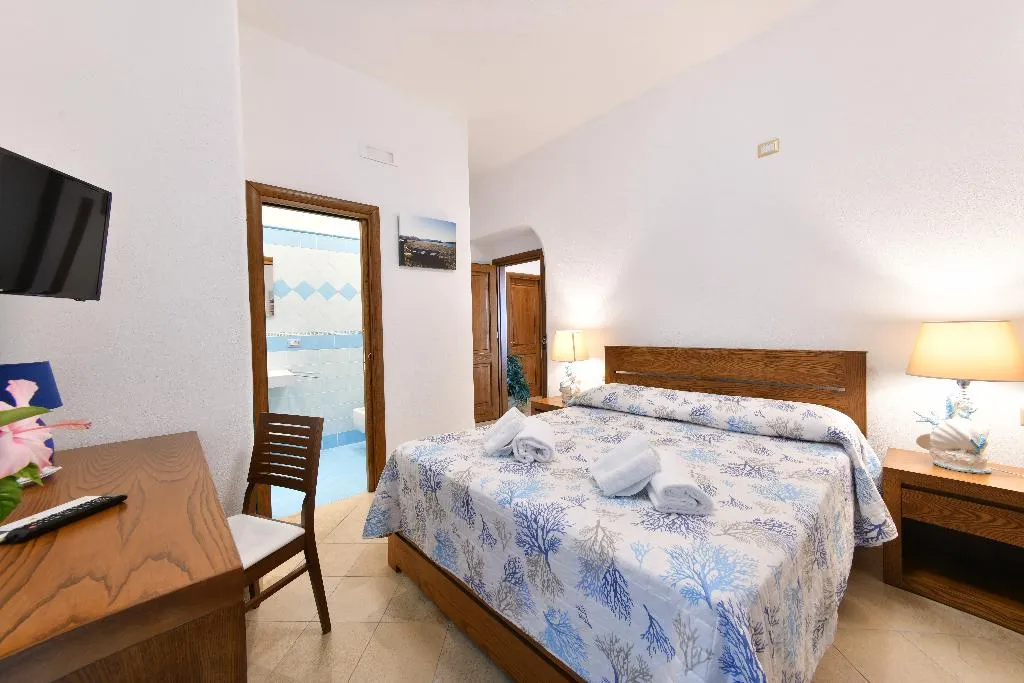 DOUBLE ONE BED Room, Relais Bijoux, Naples