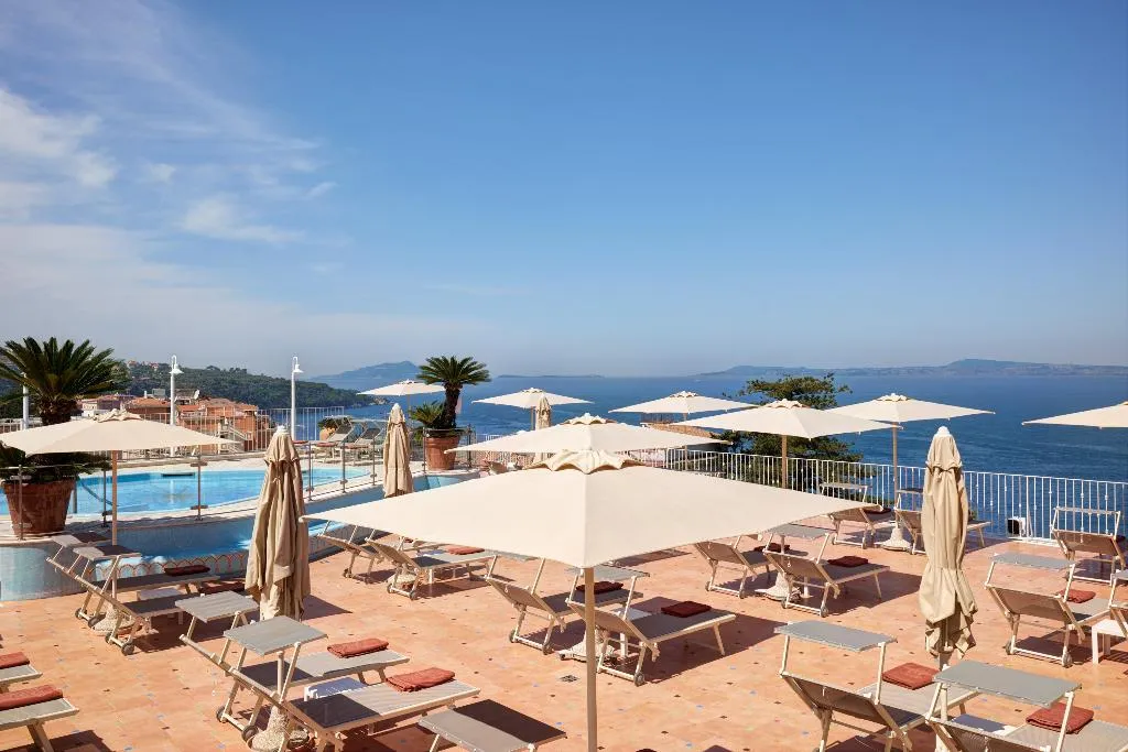 Terrace, Grand Hotel De La Ville, Naples