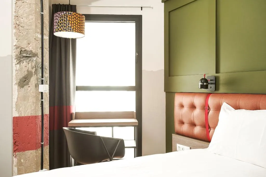 TWIN DELUXE TWO BEDS Room, Generator Madrid, Madrid