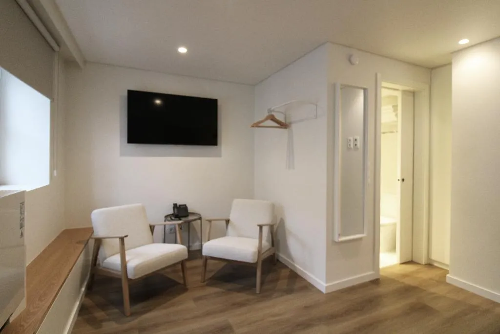 STUDIO KING SIZE BED Room, Rossio Garden Suites, Lisbon