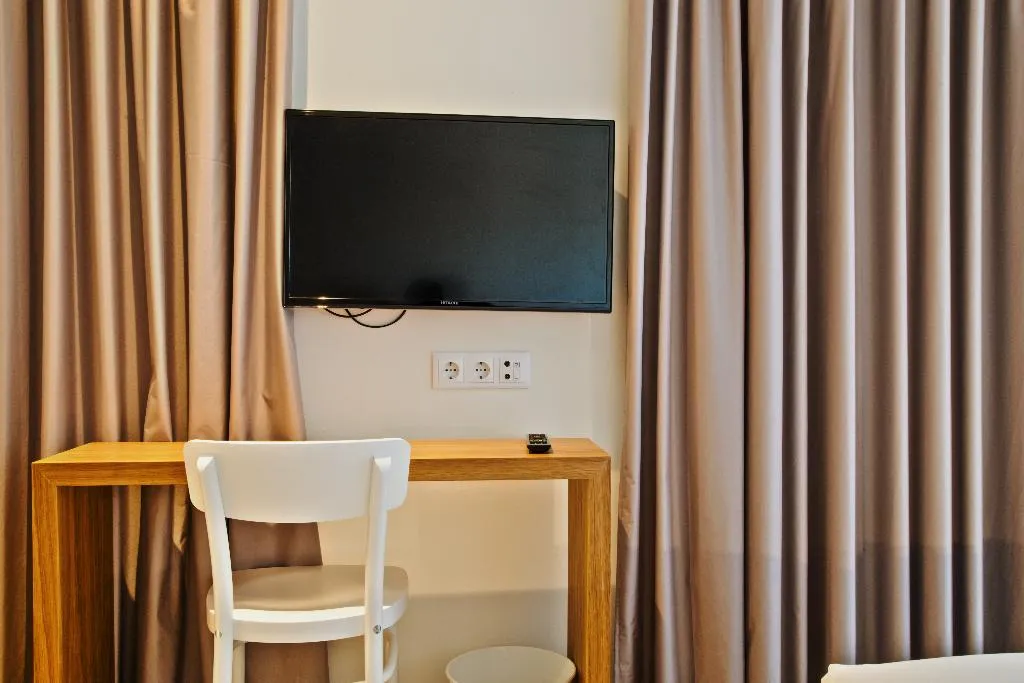 TRIPLE STANDARD Room, Spot Family Suites, Porto