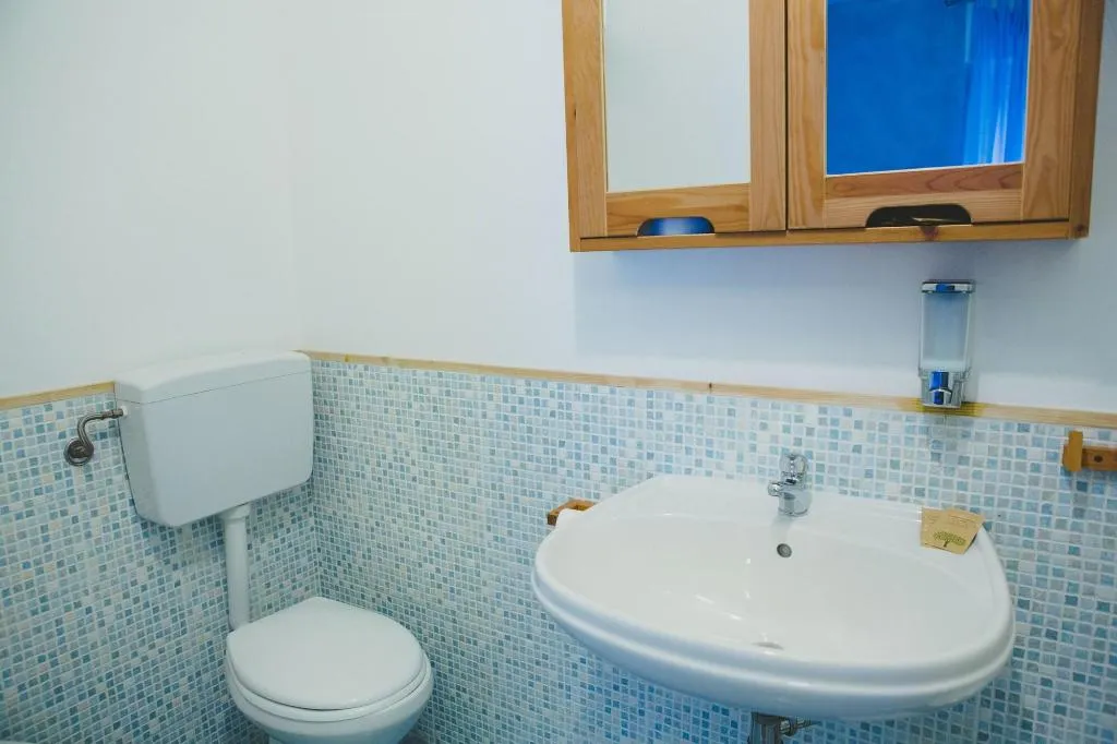Room, Matlis, Alghero