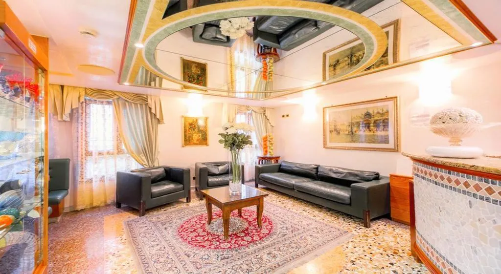 General view, Antica Casa Carettoni, Venice