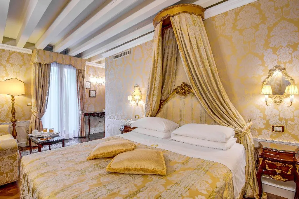 JUNIOR SUITE PRESTIGE Room, Canal Grande, Venice