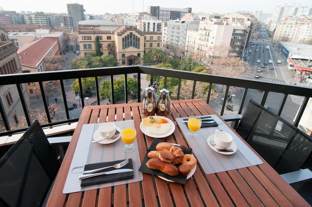DOUBLE WITH BALCONY Room, U232, Barcelona