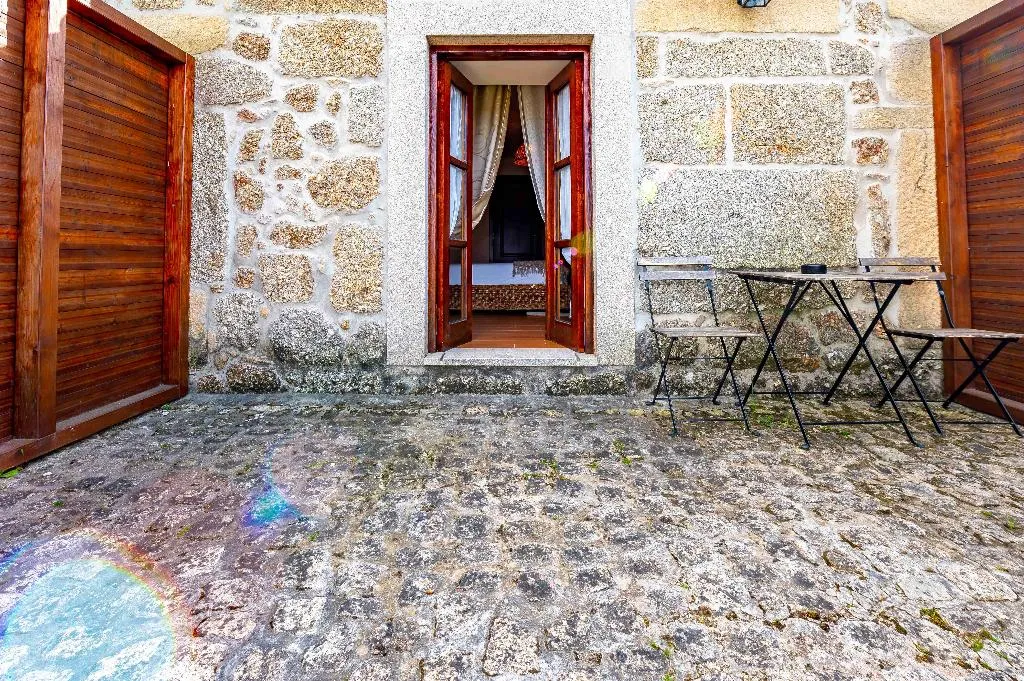 TRIPLE GARDEN VIEW WITH BALCONY Room, Quinta Do Quinto, Porto