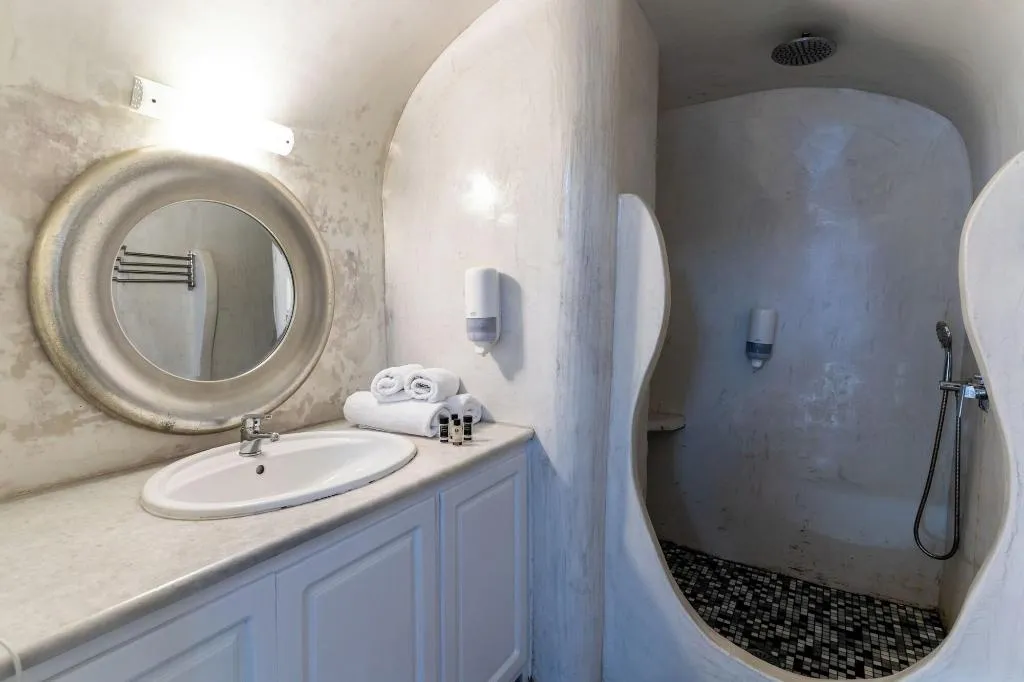 Room, Vogue Suites, Santorini