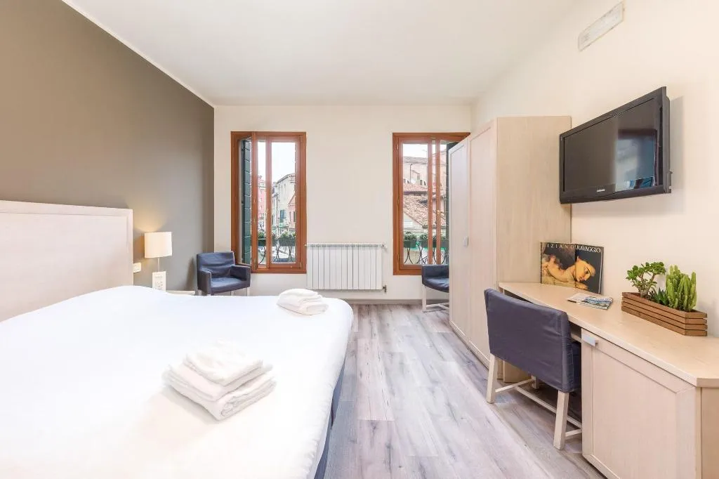 Room, B&B Casanova ai Tolentini, Venice