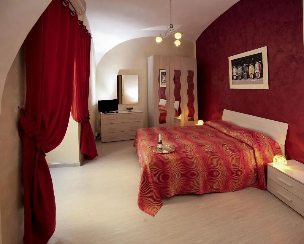 Room, Residence Confalone, Naples
